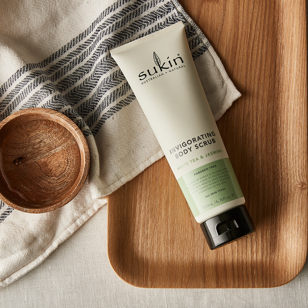 INVIGORATING BODY SCRUB  | WHITE TEA &amp; JASMINE | 200 mL
